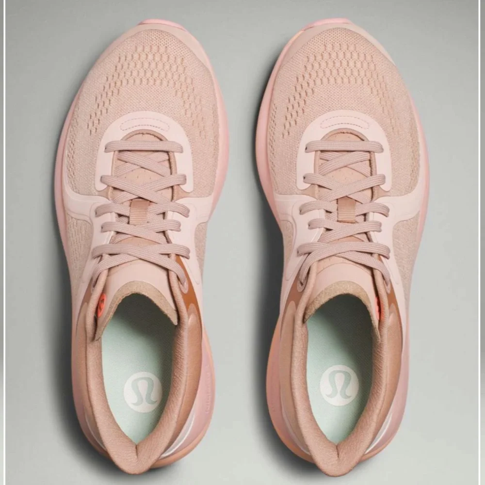 lululemon Women's Chargefeel Low Sneakers Color Mink Size: 8.5 - Picture 7 of 15